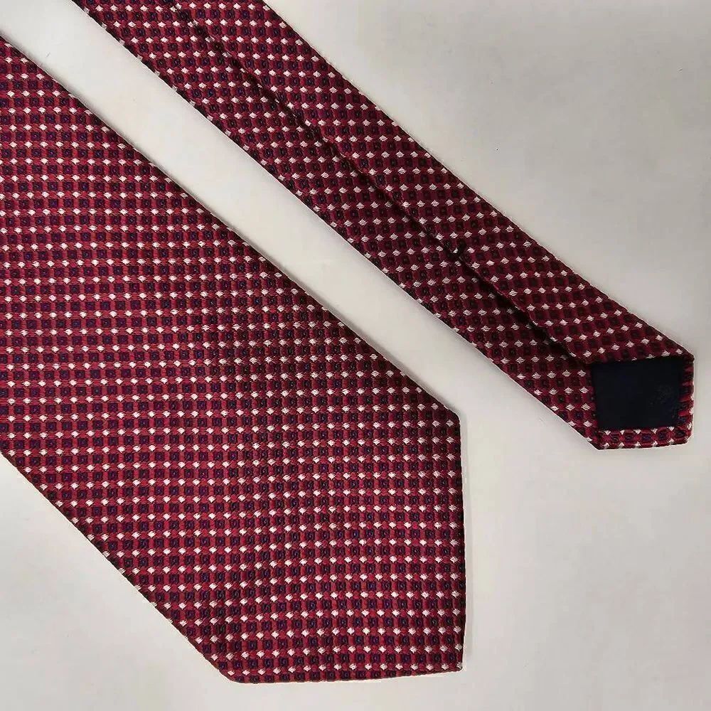BROOKS BROTHERS MAKERS SILK TIE RED BLUE WHITE GEOMETRIC SATIN 3.75" X 60"
